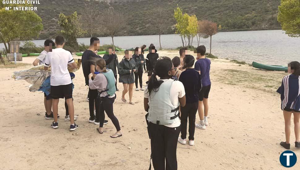 Rescatado un grupo de 55 menores que cayeron al agua cuando practicaban piragüismo en el pantano de las Vencías