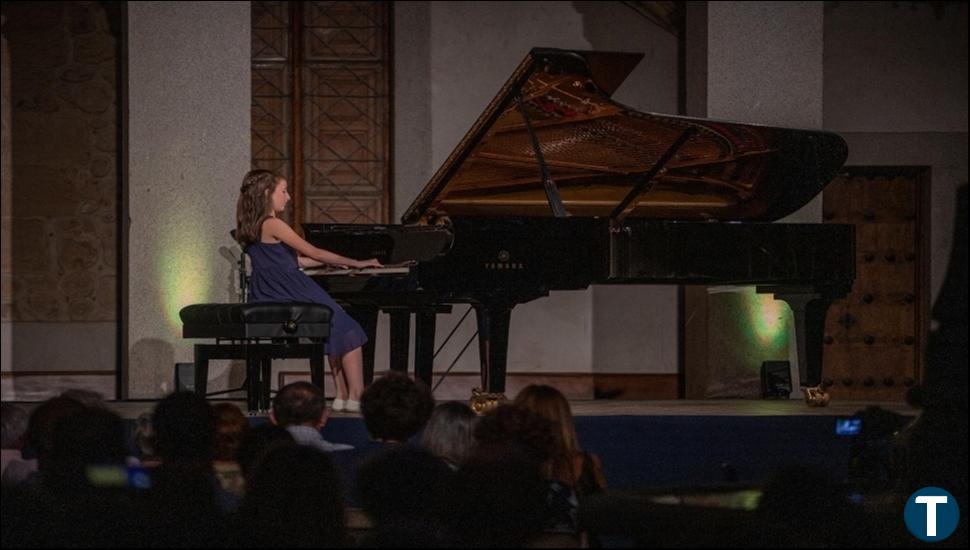 Once jóvenes pianistas se dan cita en el 26 Premio Infantil de Piano Santa Cecilia ? Premio Hazen.