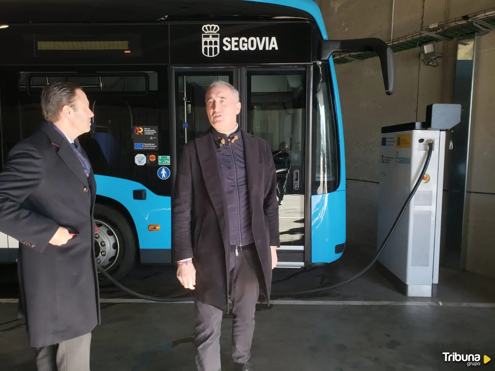 El Ayuntamiento presenta los nuevos autobuses eléctricos urbanos