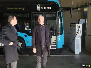 El Ayuntamiento presenta los nuevos autobuses eléctricos urbanos