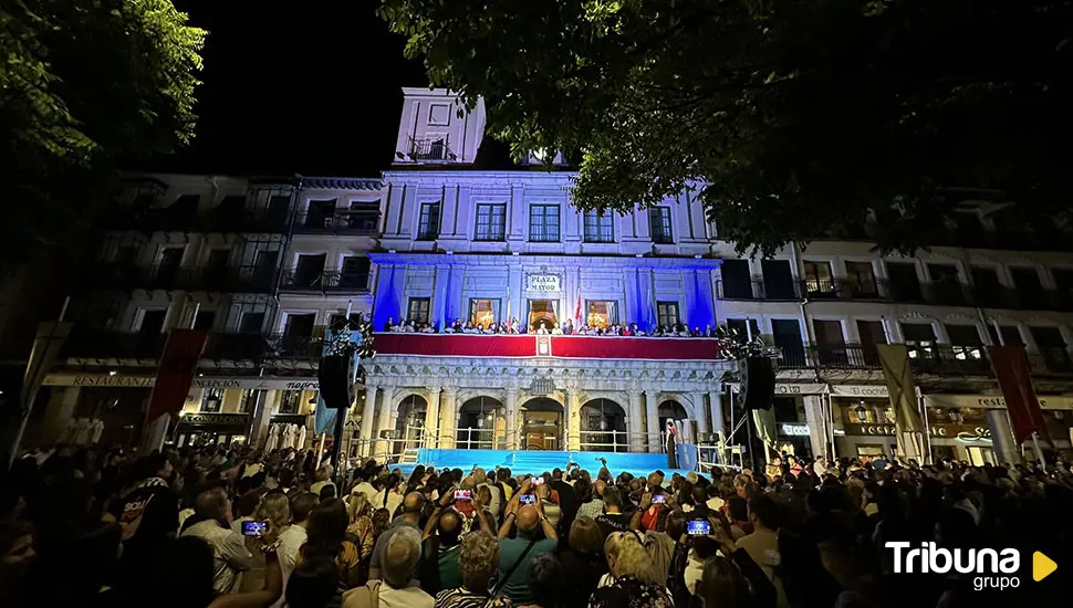 Segovia se engalana de fiesta: acto inaugural en la Plaza Mayor 