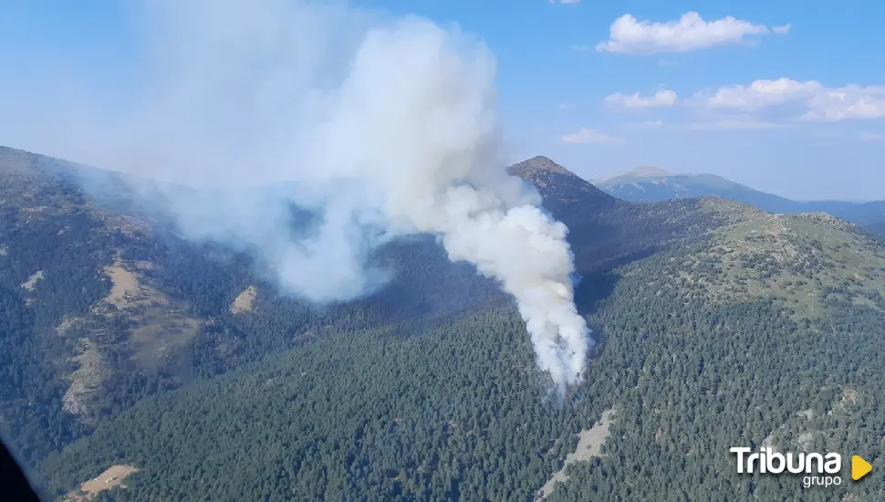 Evolución favorable de la extinción del incendio forestal en El Espinar