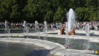 Miles de personas acuden al encendido extraordinario de las fuentes monumentales de La Granja