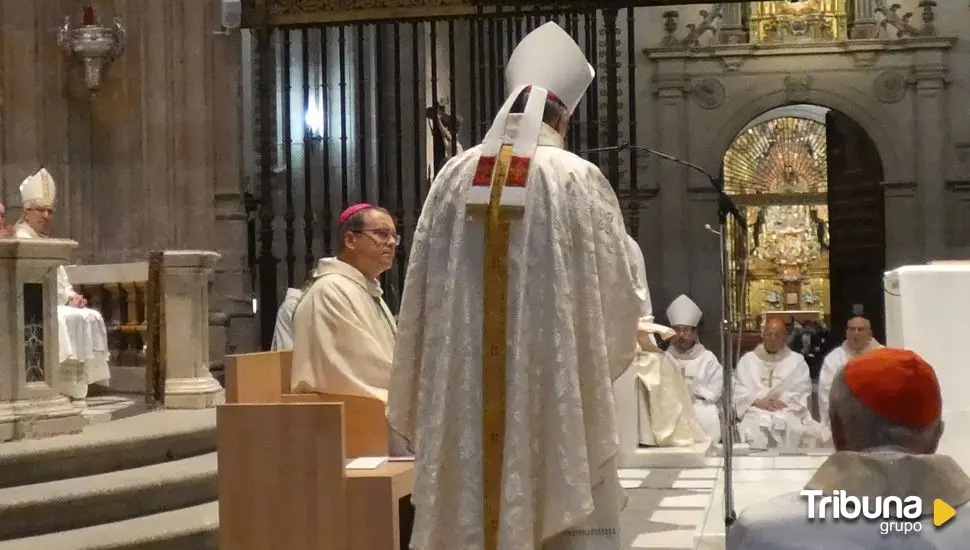 Multitudinario recibimiento en la Catedral al nuevo obispo de Segovia, monseñor Jesús Vidal