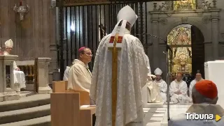 Multitudinario recibimiento en la Catedral al nuevo obispo de Segovia, monseñor Jesús Vidal