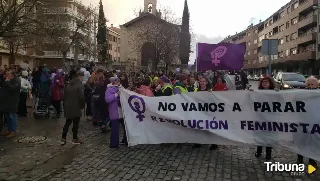 La lluvia respeta la marcha del 8M de Segovia, que reúne a unas 250 personas